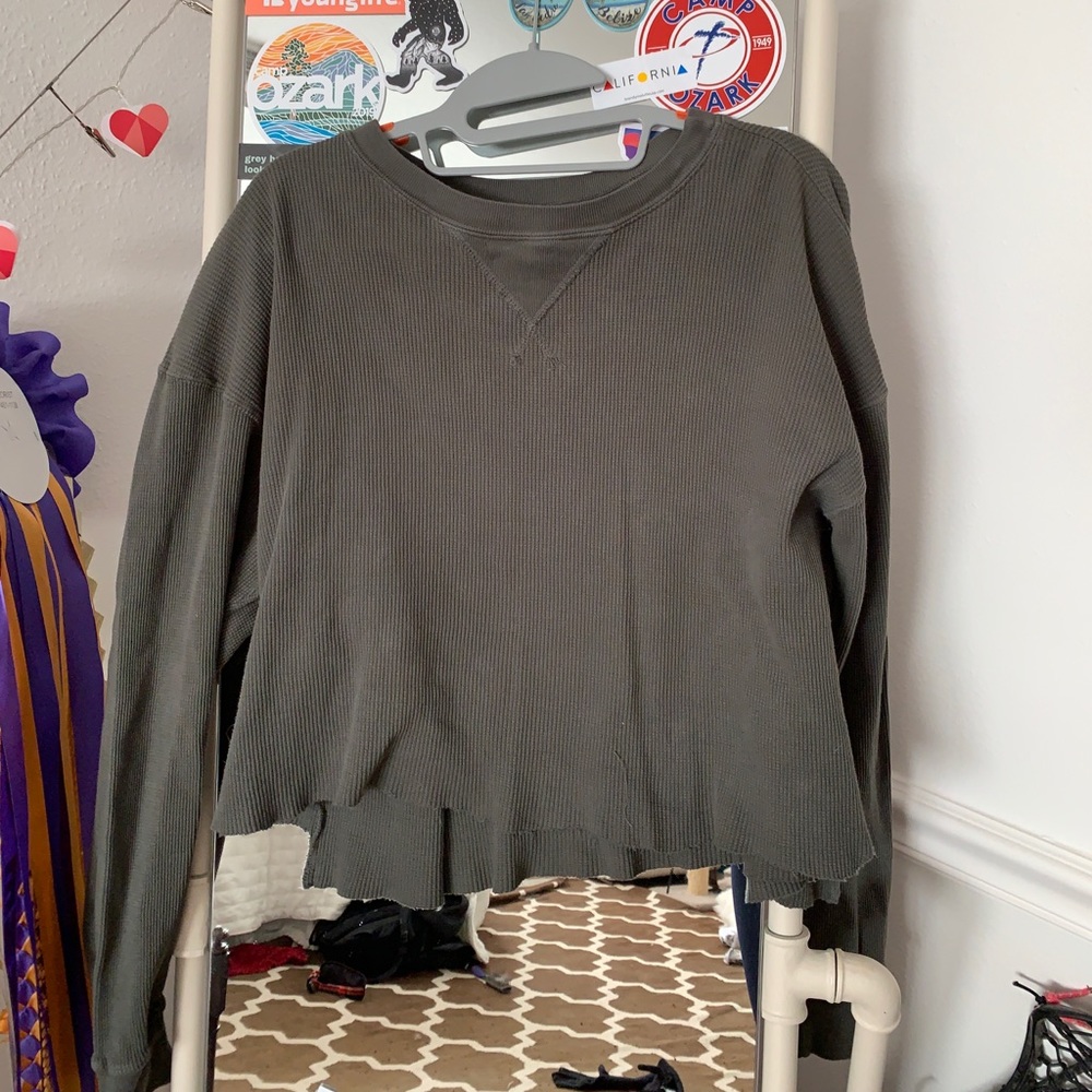 cropped brandy Melville long sleeve shirt